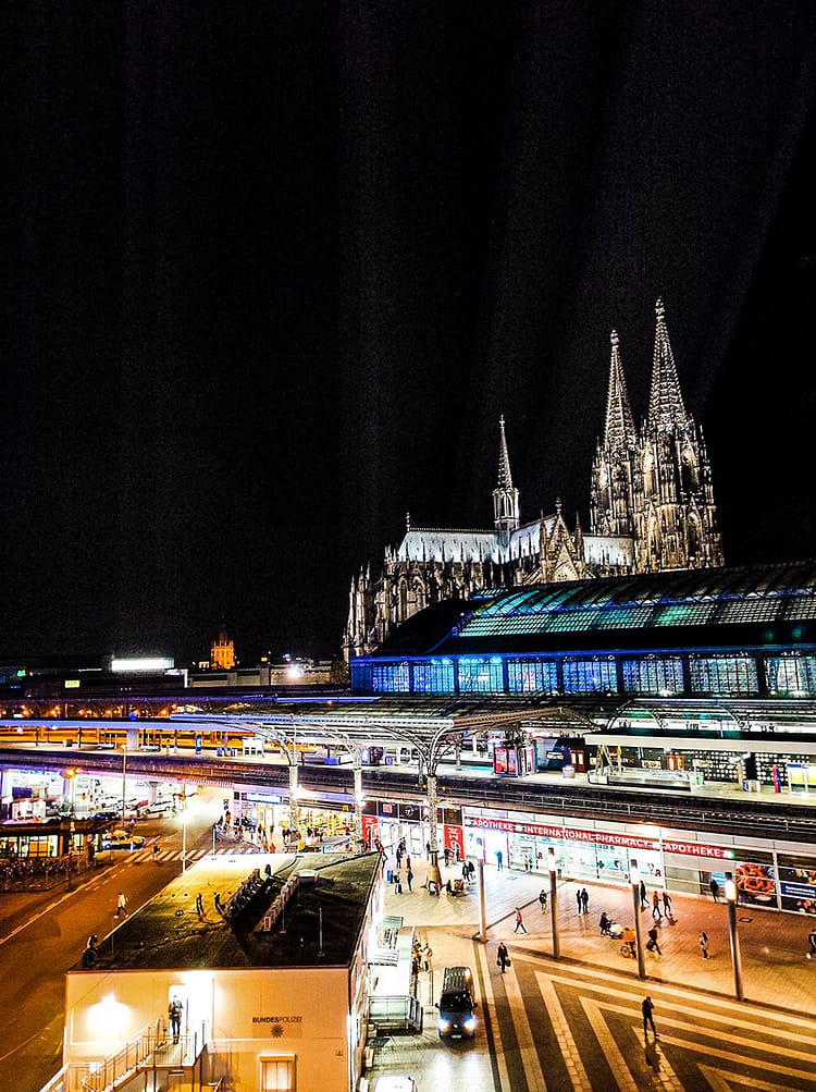 Night time view, in the dark, of Kölner Dom (Cologne Cathedral) lit up